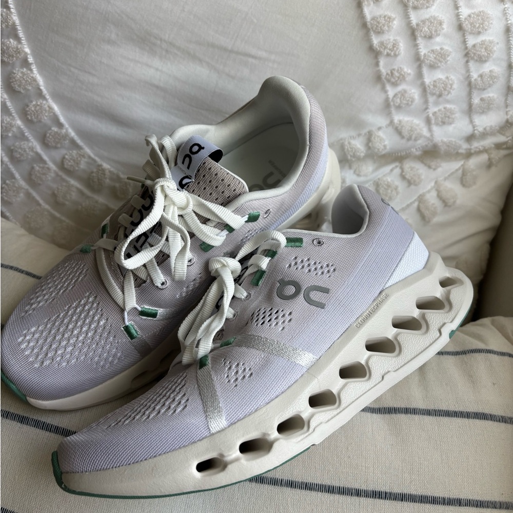 NEW On Running Women's Athletic Shoes Size 7